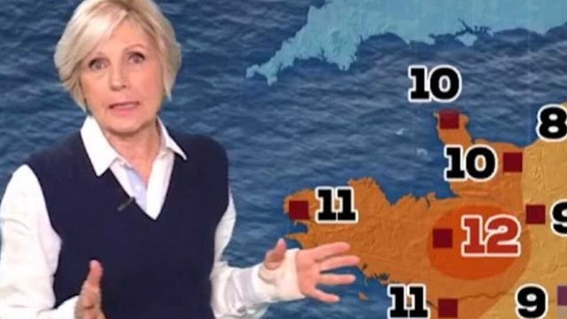 VOICI - Evelyne Dhéliat blessée à la main : qu'est-il arrivé à la présentatrice de la météo de TF1 ?
