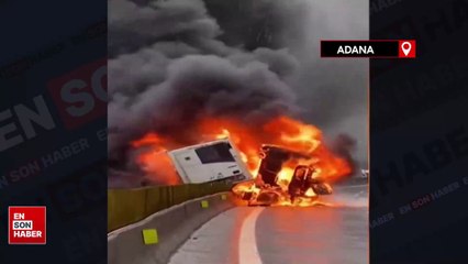 Adana’da otoyolda bariyere çarpan tır alev alev yandı
