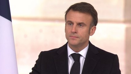 Hommage à Badinter : « Votre nom devra s'inscrire au Panthéon », promet Macron