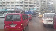تساقطت أمطار غزيرة منذ ساعات الصباح الباكر على شوارع الإسكندرية مع بداية نوة الشمس.