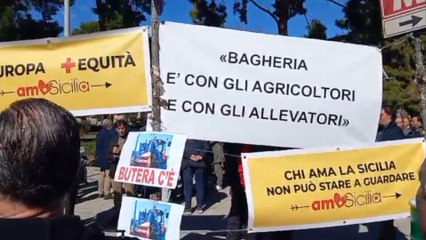 Agricoltori protestano a Palermo, sit-in davanti sede Regione