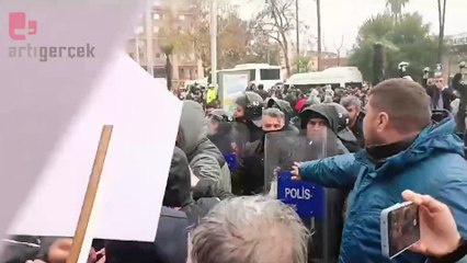 'Büyük Özgürlük Yürüyüşü' Urfa'da: Polis plastik mermi kullandı, milletvekillerine saldırdı