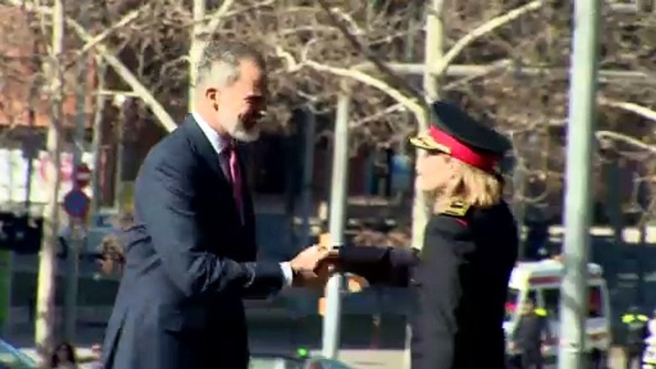 El Rey defiende la independencia judicial y recuerda a los dos guardias civiles "asesinados"