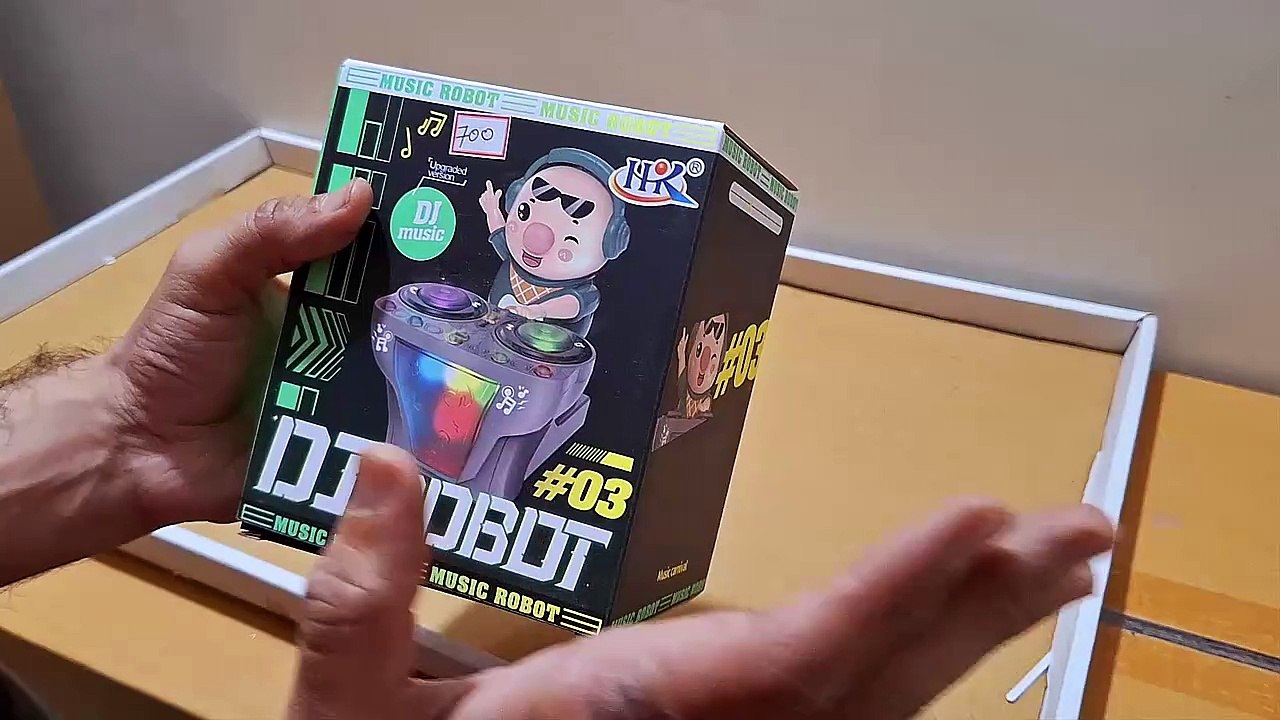 Unboxing and Review of DJ Robot Toy for Kids with LED Lights, Musical Toys for Kids, Battery Operated Toys, DJ Rock Pig Robot, Crawling Toys for Kids, Electric Waddles and Dances Toys