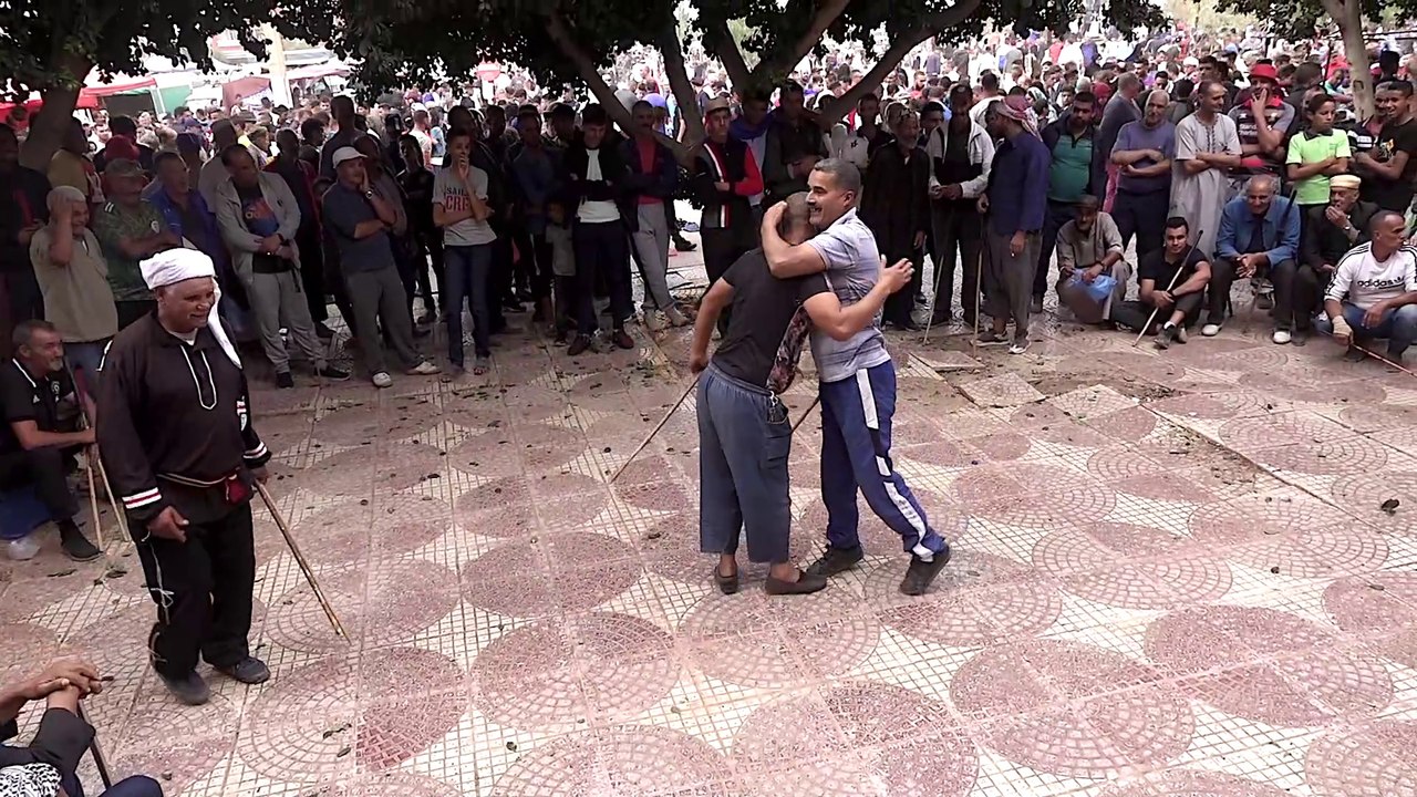Combat de matraque 53 مبارزة بالعصا