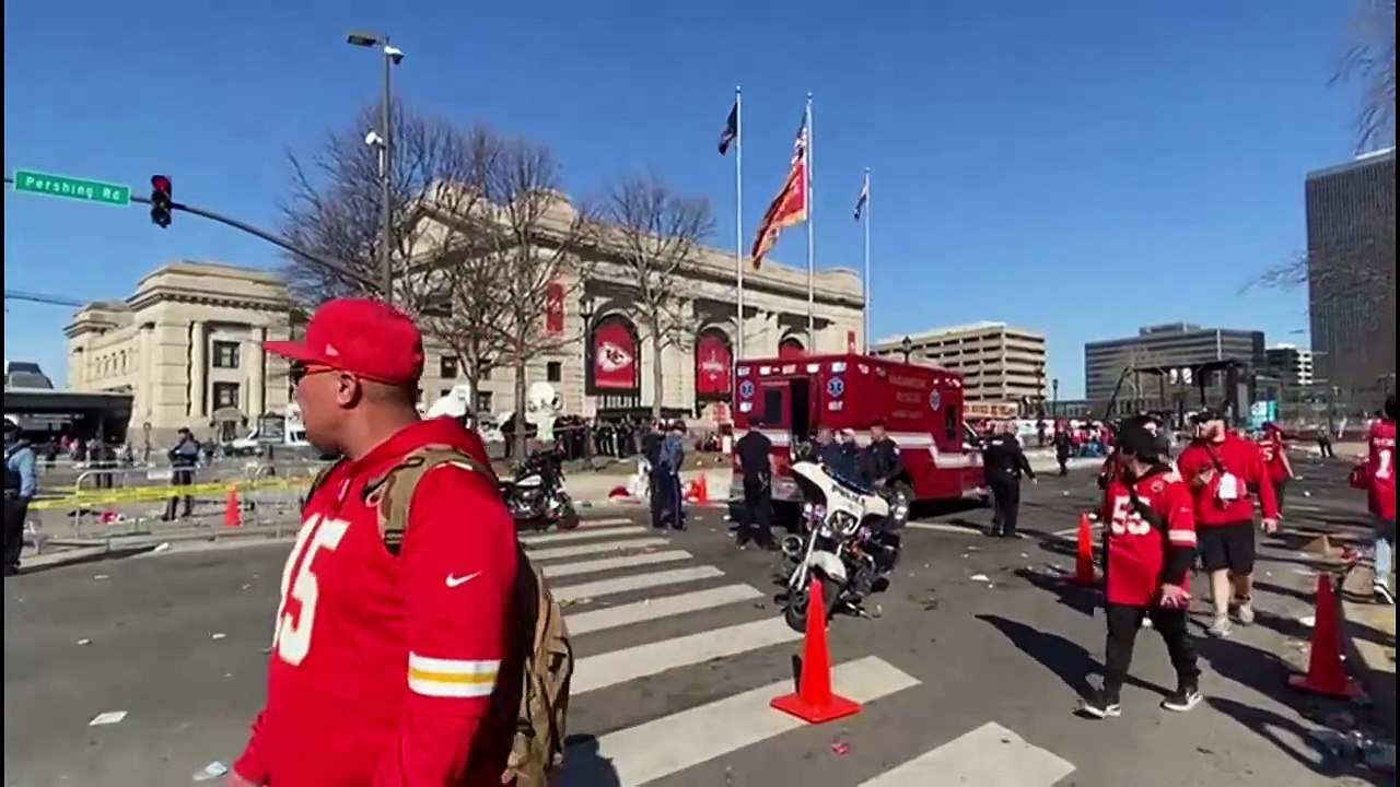 Un muerto y varios heridos en tiroteo en el desfile del Super Bowl en EEUU