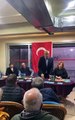 AKP Bandırma Belediye Başkan adayı Cemal Öztaylan, seçmene el hareketi yaptı