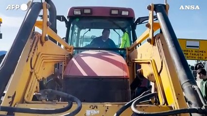 Agricoltori, Barcellona: bloccato l'ingresso del mercato centrale