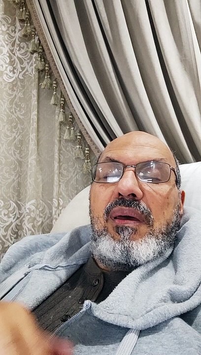 يَا غُلاَمُ إِنِّي أُعَلِّمُكَ كَلِمَاتٍ احْفَظْ اللَّهَ يَحْفَظْكَ احْفَظْ اللَّهَ تَجِدْهُ تُجَاهَكَ إِذَا سَأَلْتَ فَاسْأَلْ اللَّهَ وَإِذَا اسْتَعَنْتَ فَاسْتَعِنْ بِاللَّهِ وَاعْلَمْ أَنَّ الأمة لَوْ اجْتَمَعَت