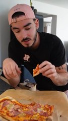 Si tu veux que ton/ta partenaire tombe love de toi, j’ai la solution: la pizza❤️  Soirée parfaite pour la saint-valentin