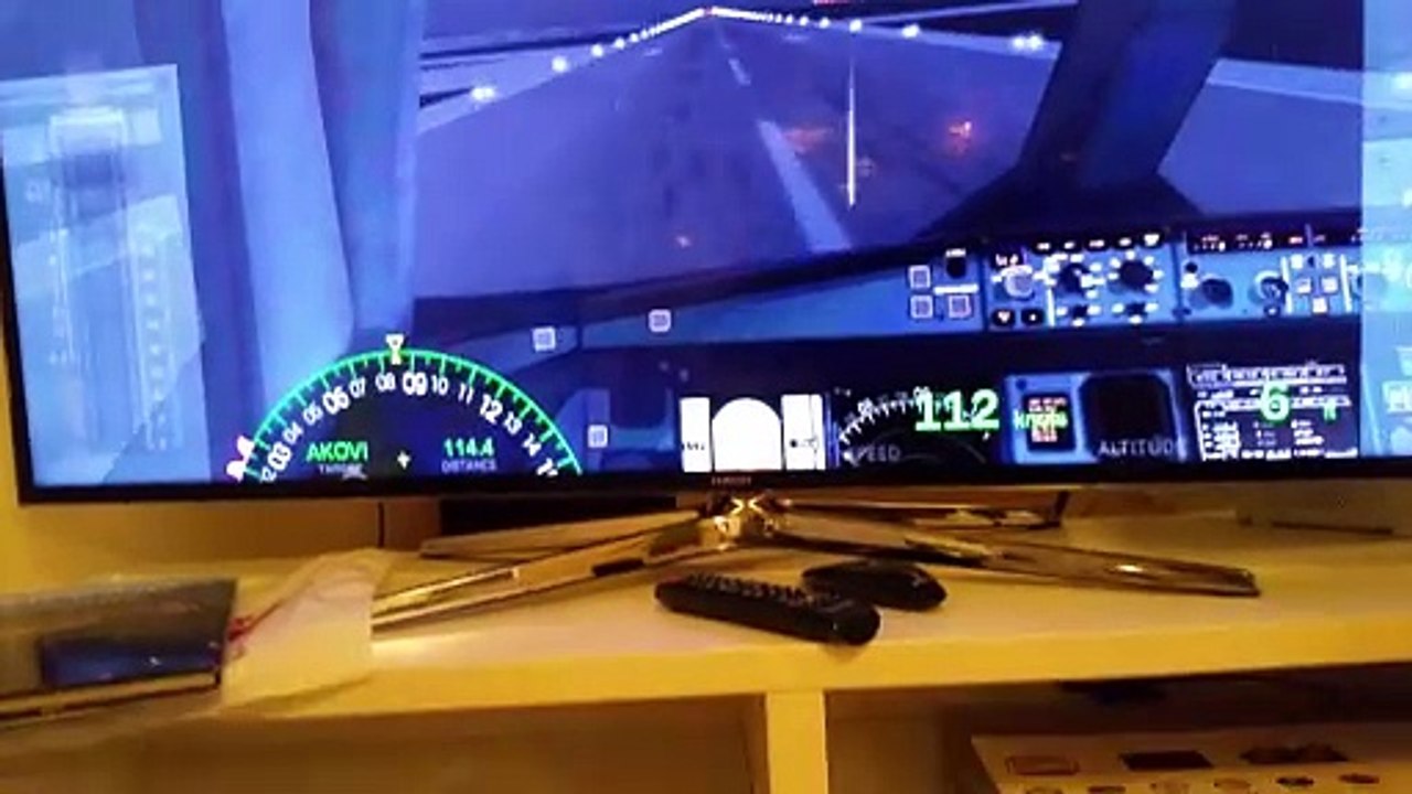 Flugsimulator am Fernseher spielen