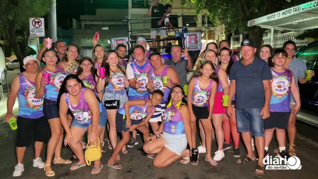 Fundado por professora de espanhol, bloco “Vamos Hablar” estreia no carnaval de rua de Cajazeiras