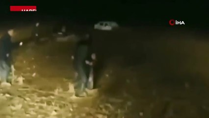 Şanlıurfa'da araç sele kapıldı: Mahsur kalan 5 kişi kurtarıldı