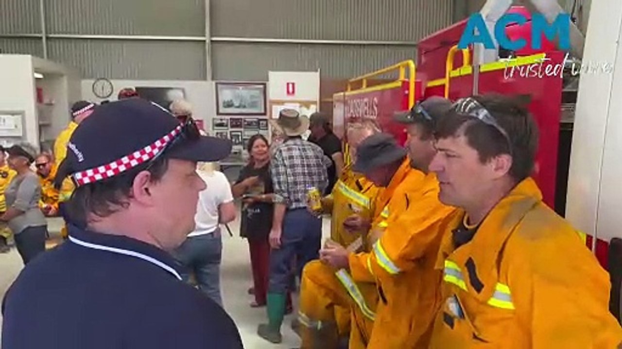 Victorian Premier Jacinta Allan tours Dadswell Bridge following Mt Stapylton bushfire