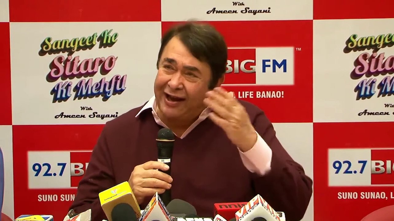 Kareena Kapoor, Saif Ali Khan, Neetu and Karisma attend Randhir Kapoor’s pre-birthday bash