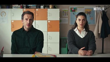 Kuvvetli Bir Alkış Klip