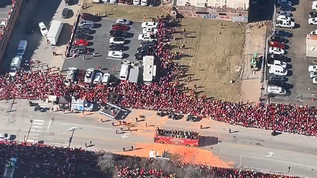 ABD’de ‘Super Bowl’ geçit töreninde silahlı saldırı