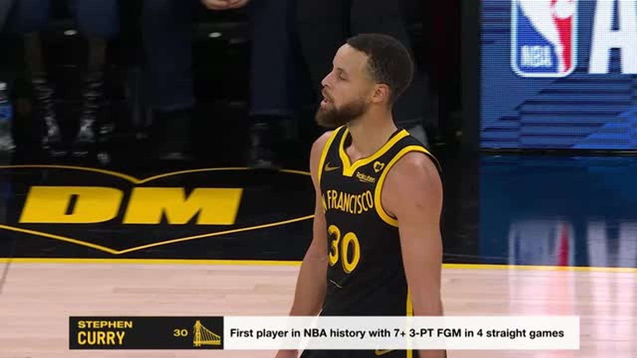 Curry makes NBA history with seven three-pointers