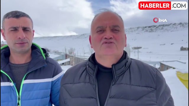 Sarıkamış beyaza büründü, ekiplerin yol açma çalışmaları sürüyor