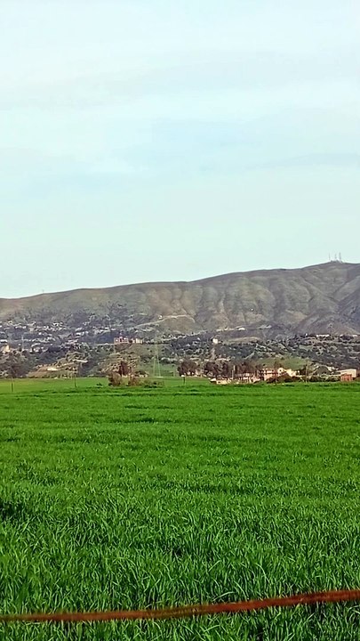 في هذه اللحظات ، الجو غائم