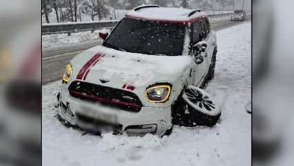 강원지역 20cm 넘는 폭설...눈길 고립·교통사고 속출 / YTN