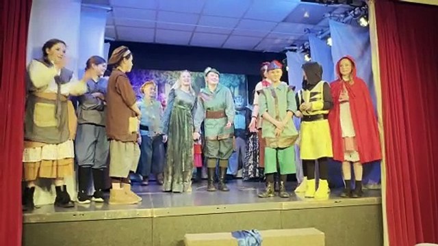 SCATS perform Robin Hood and his Merry Men
