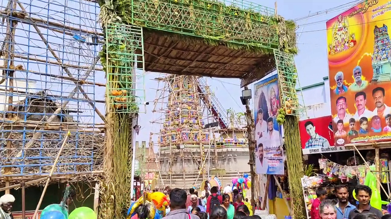 பழனி கோவில் குடமுழுக்கு விழாவில் பங்கேற்ற இஸ்லாமியர்களை ஆரத்தழுவி அழைத்துச் சென்ற இந்துகள்