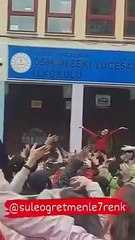 Şule öğretmenin öğrencilerini dans ettirdiği anlar gündem olmaya devam ediyor