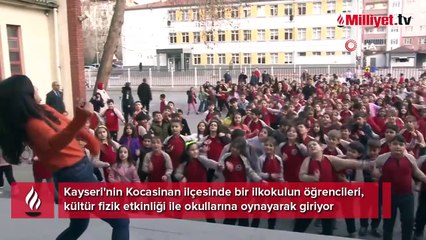 Bu okul çok başka! Türküler eşliğinde sınıfa