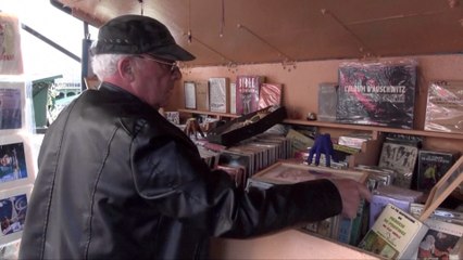 Parisian Booksellers Relieved Stalls Will Remain an Attraction for Olympics