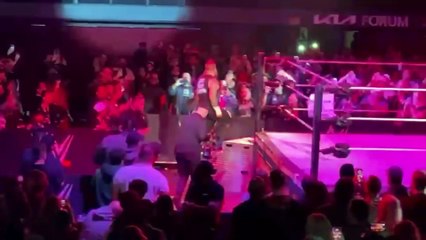 Kevin Owens vs Solo Sikoa Street Fight - WWE Live Event!!