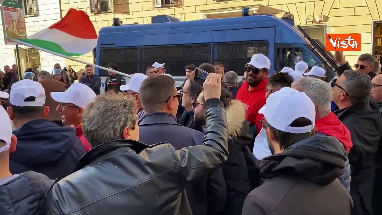 "Lotta dura, per l'agricoltura", il coro dei coltivatori crotonesi a Palazzo Chigi