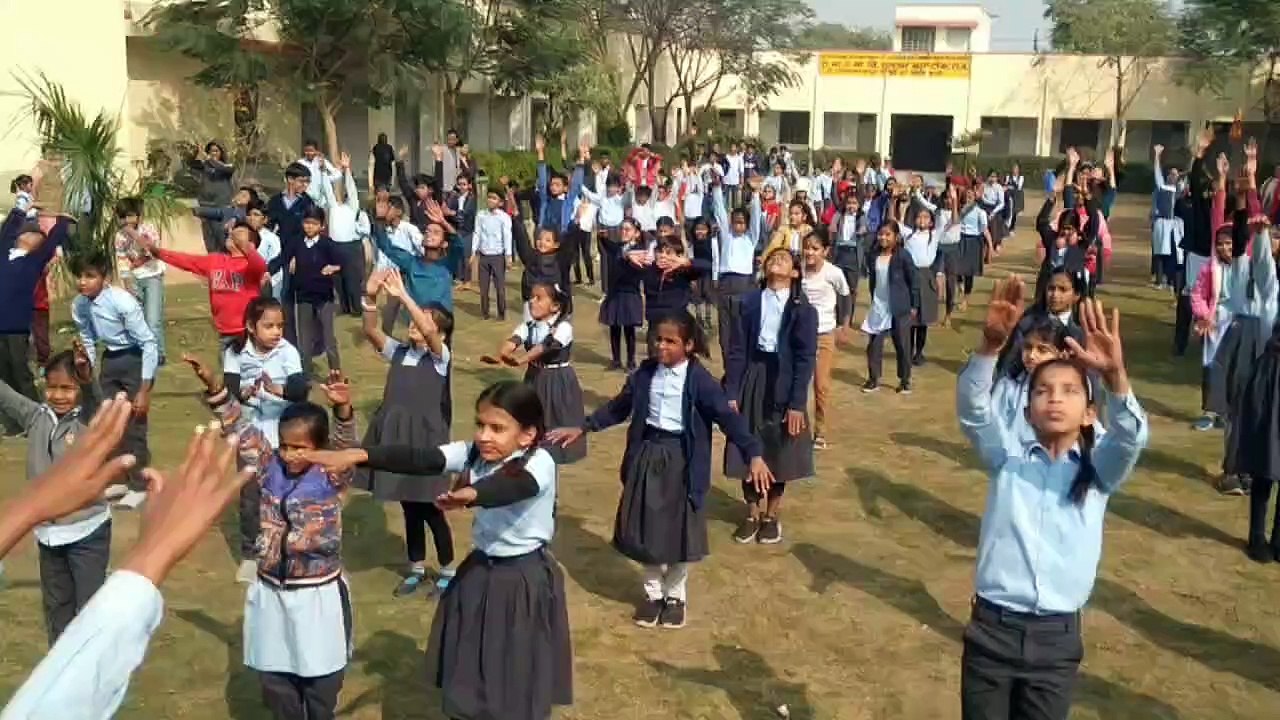 सूर्य सप्तमी पर किया सूर्य नमस्कार