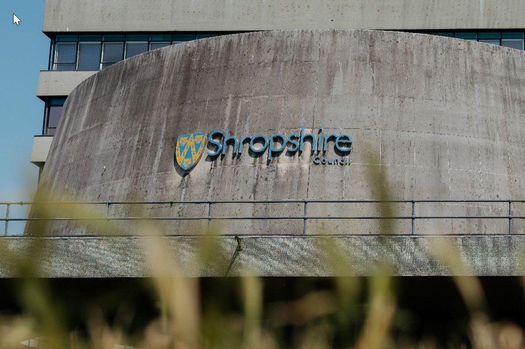 Narrowest of margins as councillors vote to approve road project