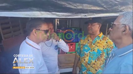 Alex Diaz recibe apoyo de los vendedores del mercado municipal SFM