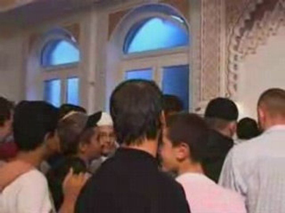 Christian convert to islam (Emotional)