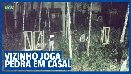 Vizinho atira pedras em casal que pedia para abaixar o som