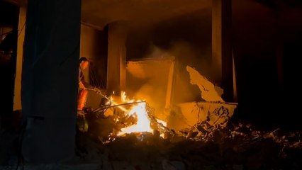 الاحتلال يقصف مربعا سكنيا بمخيم جباليا في قطاع غزة