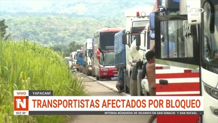 largas filas de camiones varados