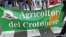 Protesta trattori, presidio agricoltori crotonese a Largo Chigi