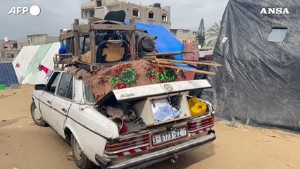 Gaza, palestinesi fuggono da Rafah