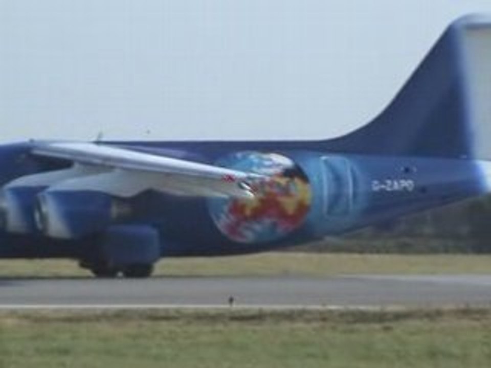 Décollage Titan Airways G-ZAPO Brest Manchester