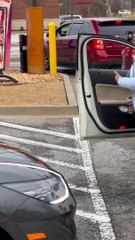 Two women get into brutal argument over Taco Bell drive thru line