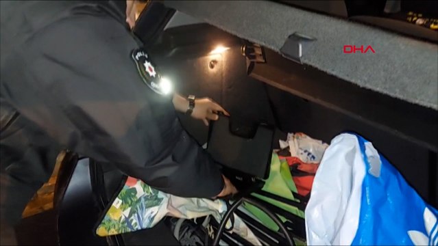 Bağdat Caddesi'nde trafiği tehlikeye atan sürücünün otomobilinde ruhsatsız tabanca bulundu