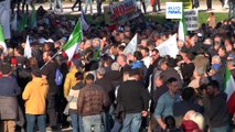 Agricoltori marciano divisi a Roma: tre manifestazioni contro le misure Ue