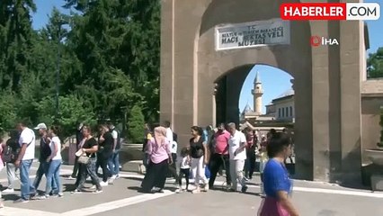 Video herunterladen: Hacı Bektaş-i Veli'yi 1 milyondan fazla kişi ziyaret etti