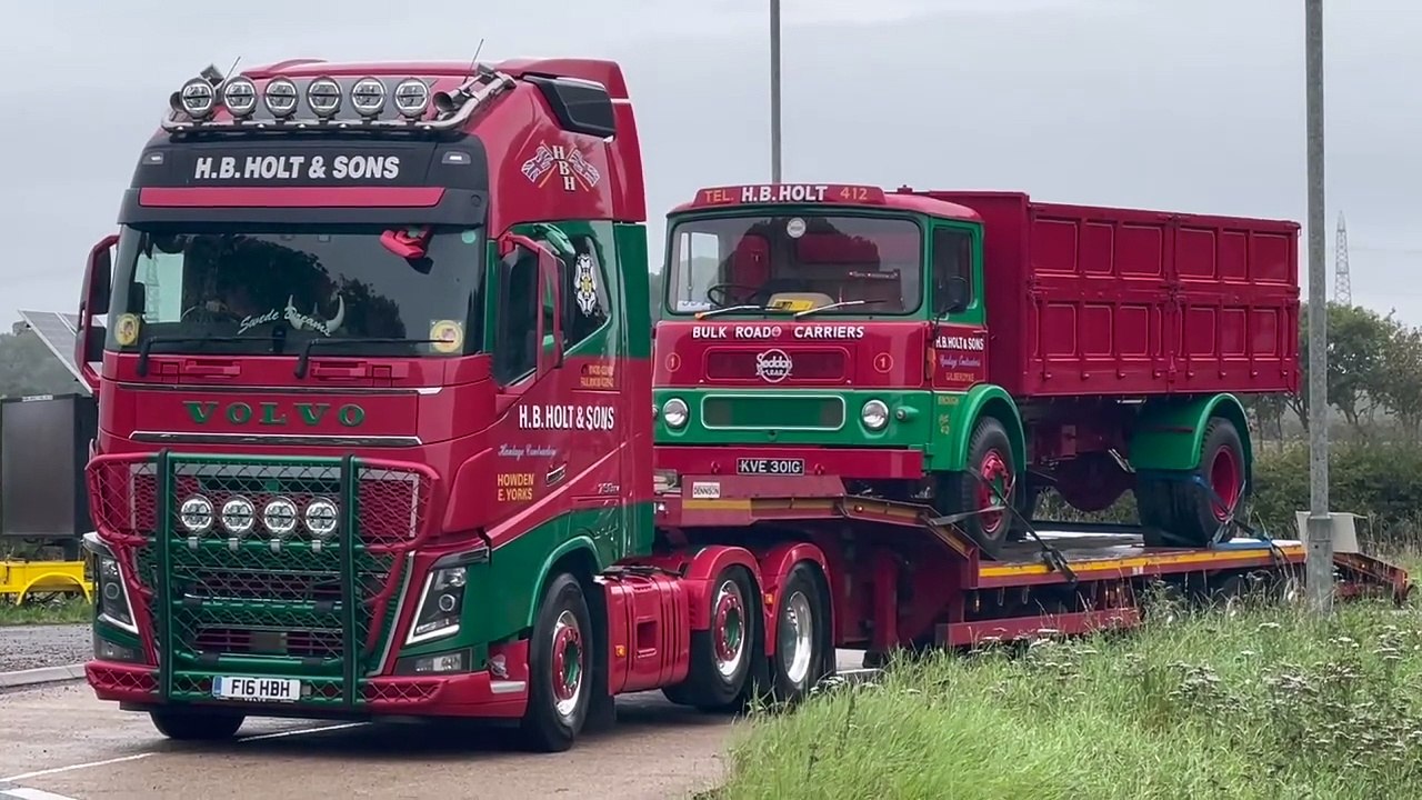 TRUCKFEST Original Newark UK 2024 _ Part 10 Trucks Leaving Scania V8