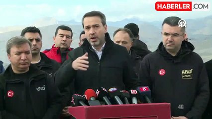 Bakan Bayraktar: Erzincan'daki heyelan alanında işçilerin 3'ü bir lokasyonda, 6'sı ayrı bir yerde