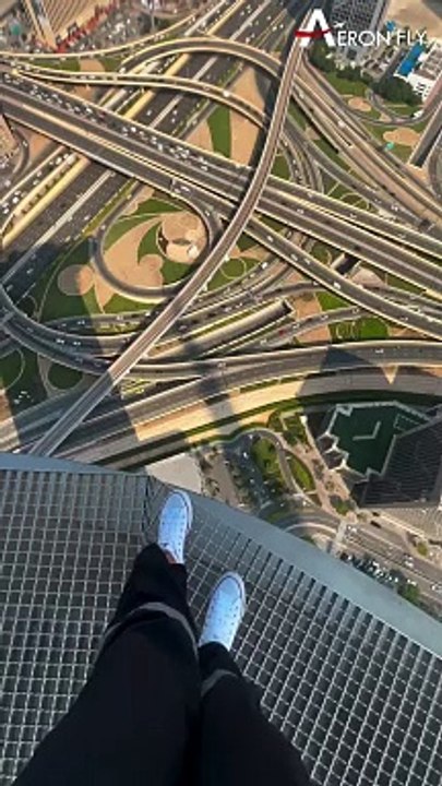 Skyscrapers and sand dunes, Dubai has it all!  | AeronFly | Make Your Safar Suhana