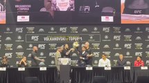 Ilia Topuria le arrebata al cinturón a Volkanovski durante el careo previo a su pelea en la UFC